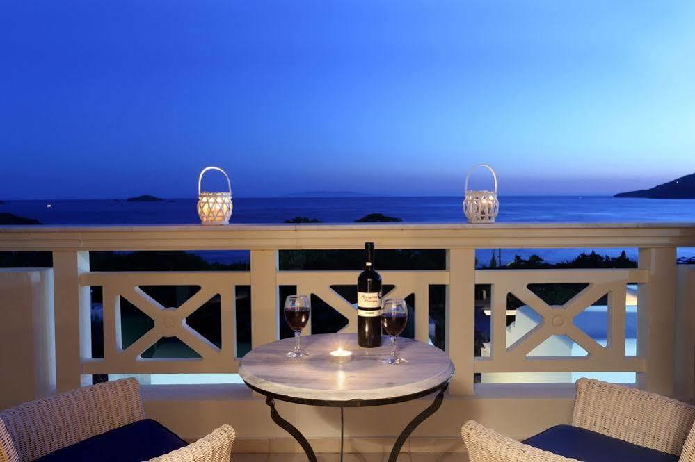 Aithra Apartments & Suites Гаврион Экстерьер фото