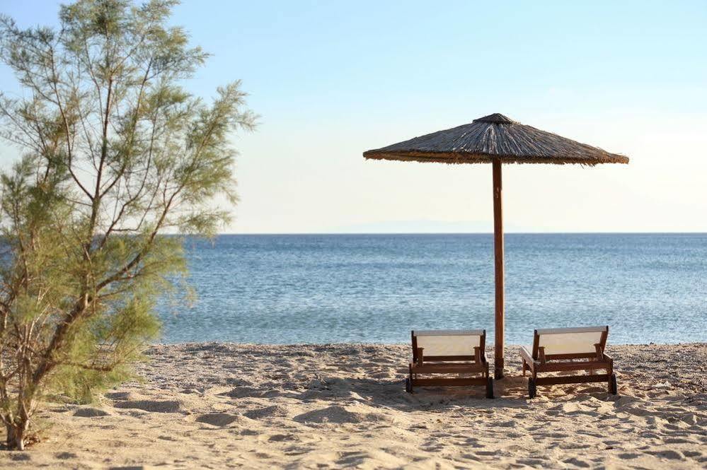 Aithra Apartments & Suites Гаврион Экстерьер фото