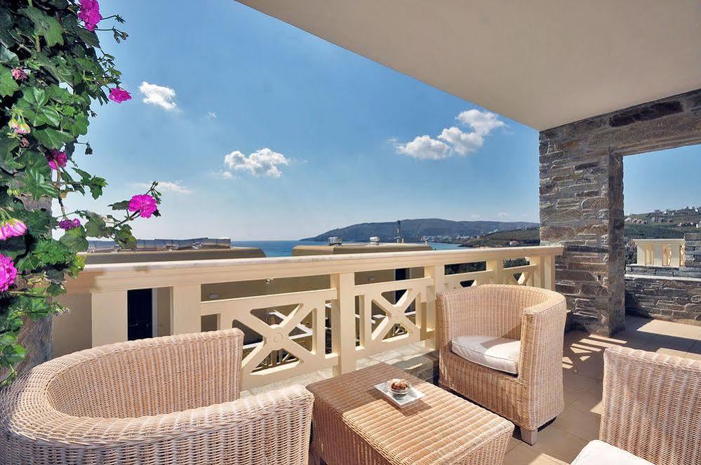 Aithra Apartments & Suites Гаврион Экстерьер фото