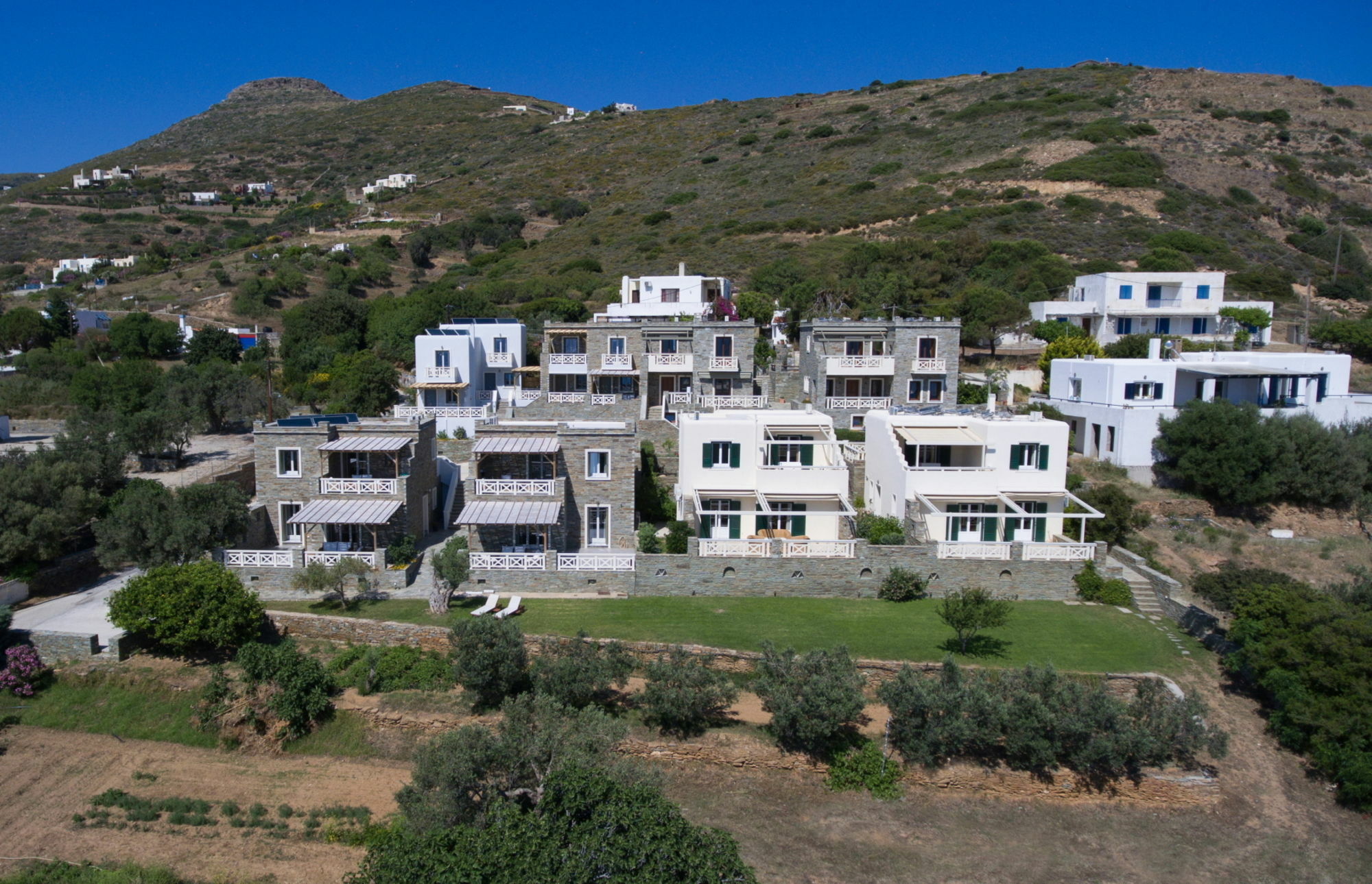 Aithra Apartments & Suites Гаврион Экстерьер фото